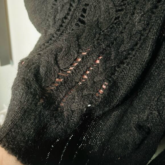 Vintage Juicy Couture Black Long Sleeve Crewneck Cable Knit Sweater size Medium - Picture 8 of 8